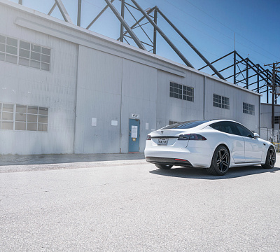 Фото дисков Vossen HF-1 на Tesla Model S
