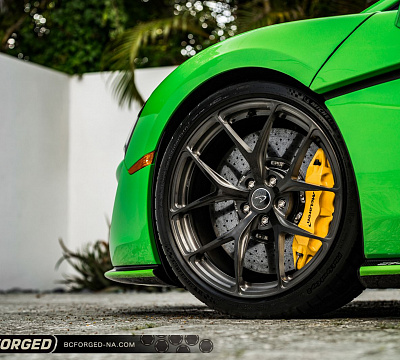 Фото дисков BC Forged RZ21 на McLaren 570S