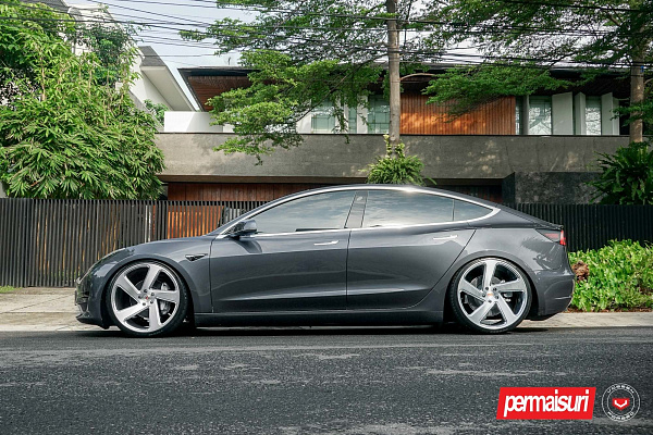 Фото дисков Vossen CG-210T Глянцевый лак на Tesla Model 3