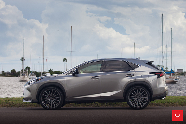 Фото дисков Vossen VFS-2 Глянцевый графит на Lexus NX I
