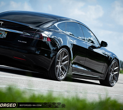 Фото дисков BC Forged HCA381 на Tesla Model S
