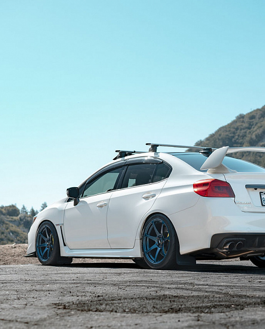 Фото дисков MR154 BATTLE Синий глянец на Subaru WRX VA