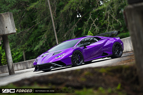 Фото дисков BC Forged TD01 Черный глянец на Lamborghini Huracan