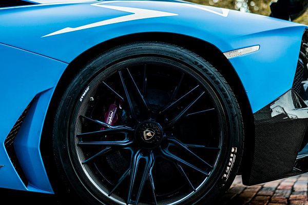Фото дисков Brixton Forged FDE05 Черный сатин на Lamborghini Aventador