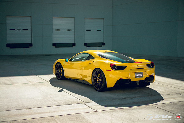 Фото дисков Vossen M-X2 Сатиновая бронза на Ferrari 488