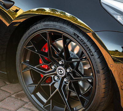 Фото дисков HRE FF10 на Tesla Model 3