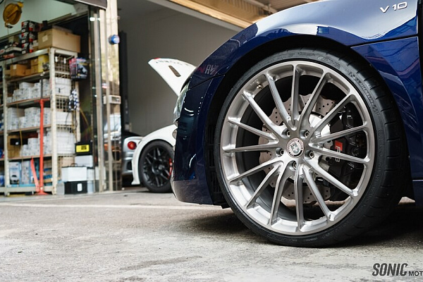 Фото дисков HRE P103 Глянцевый тонированный лак на Audi R8 (Typ 42)