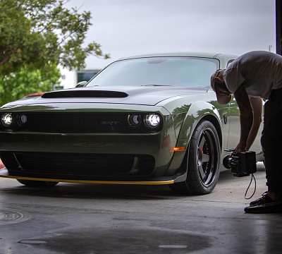 Фото дисков HRE C105 на Dodge Challenger III