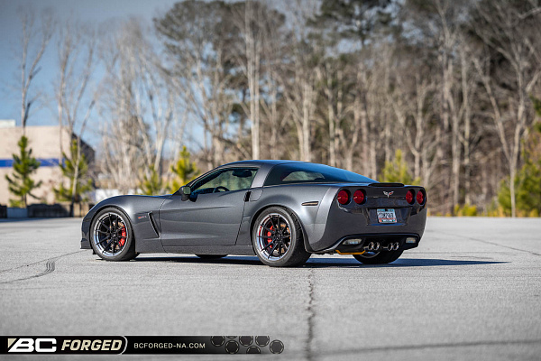 Фото дисков BC Forged HCA191 Черный глянец на Chevrolet Corvette C6