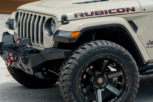 Фото дисков 4PLAY 4P63 Черный глянец на Jeep Gladiator II (JT)