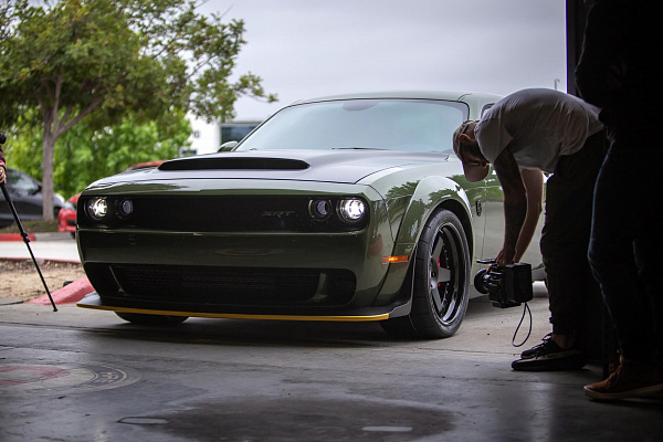 Фото дисков HRE C105 Черный сатин на Dodge Challenger III