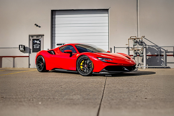 Фото дисков Savini SV10 Другой цвет на Ferrari SF90