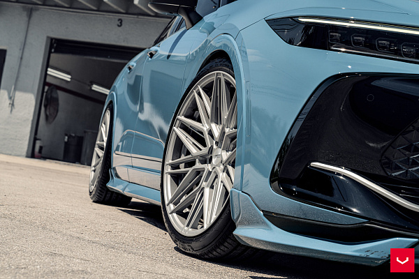 Фото дисков Vossen HF-7 Серебро на Toyota Crown S230