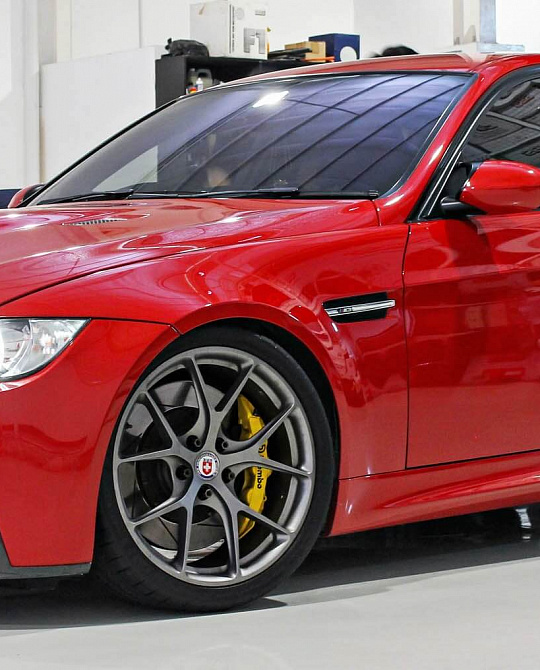 Фото дисков P101 Сатиновый графит на BMW 3/M3 (E90)