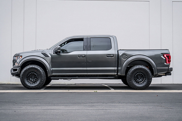Фото дисков Black Rhino CHAMBER Черный сатин на Ford F-150 XIII