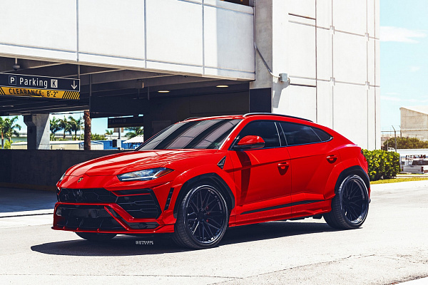 Фото дисков Strasse Wheels SV10M Track Черный сатин на Lamborghini Urus