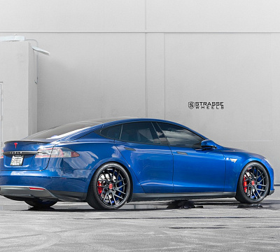 Фото дисков Strasse Wheels SM7T Deep Concave на Tesla Model S