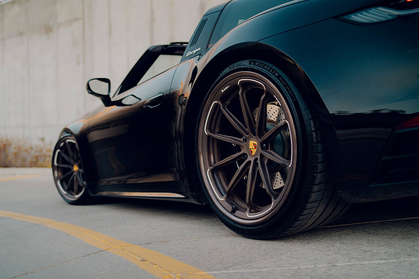 Фото дисков Brixton Forged R11-RS Сатиновая темная бронза на Porsche 911 VIII