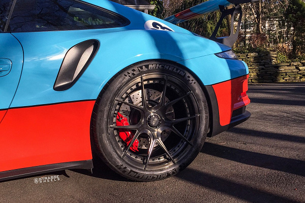 Фото дисков Strasse Wheels SM5R Deep Concave Duoblock Сатиновый темный лак на Porsche 911 VII