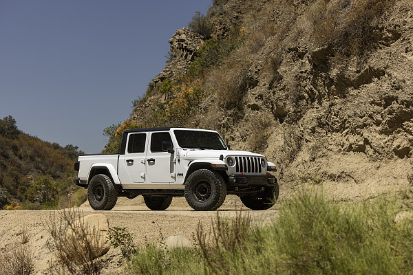Фото дисков Rotiform STL Черный глянец на Jeep Gladiator II (JT)