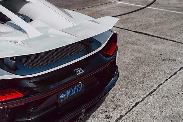 Фото дисков 1886 Wheels S005 Сатиновый лак на Bugatti Chiron