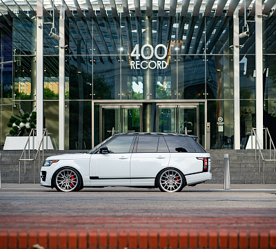 Фото дисков Vossen M-X3 на Land Rover Range Rover IV