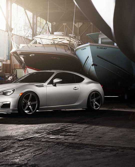 Фото дисков CV3 Сатиновый графит на Subaru BRZ I