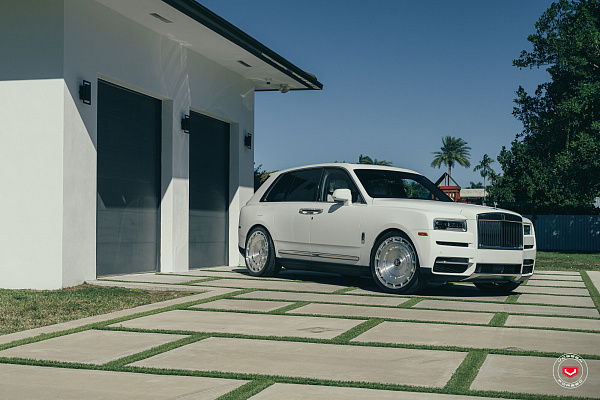 Фото дисков Vossen LC3-11 Глянцевый лак на Rolls-Royce Cullinan
