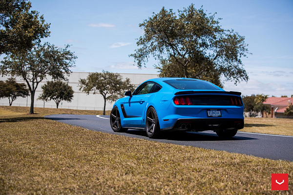 Фото дисков Vossen CV3 Глянцевый графит на Ford Mustang VI