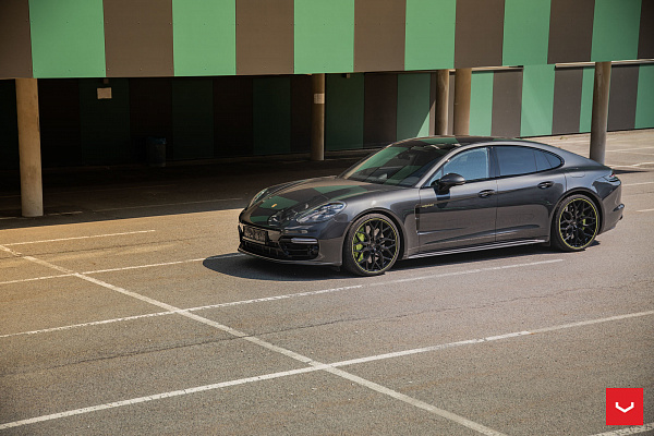 Фото дисков Vossen HF-2 Черный глянец на Porsche Panamera II