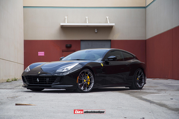 Фото дисков HRE P204 Глянцевый графит на Ferrari GTC4Lusso
