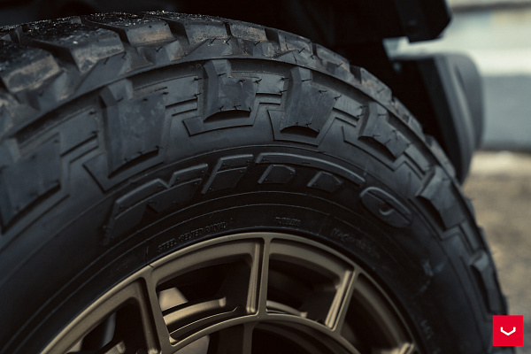 Фото дисков Vossen HFX-1 (5-Lug) Сатиновая бронза на Jeep Wrangler IV (JL)