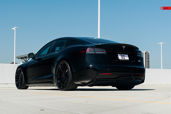 Фото дисков Anrky AN28 Черный глянец на Tesla Model S