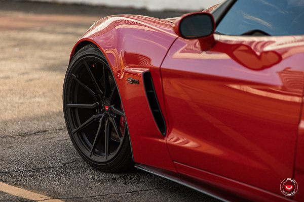 Фото дисков Vossen M-X2 Черный сатин на Chevrolet Corvette C6