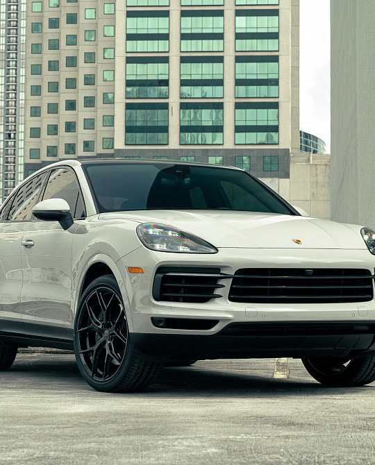 Фото дисков HF-5 Черный глянец на Porsche Cayenne III