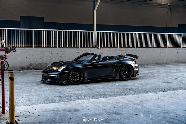 Фото дисков Anrky AN10 Черный глянец на Porsche 911 VIII