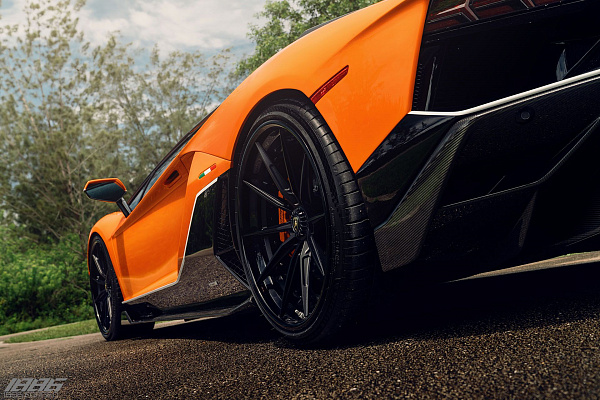 Фото дисков 1886 Wheels G010 Черный сатин на Lamborghini Aventador