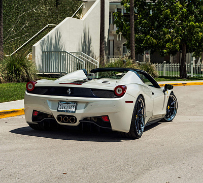 Фото дисков HRE S104SC на Ferrari 458