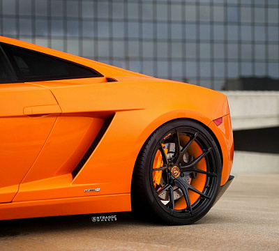 Фото дисков Strasse Wheels SM5R Deep Concave Monoblock на Lamborghini Gallardo