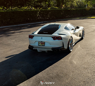 Фото дисков Anrky AN12 на Ferrari 812