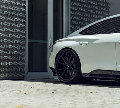 Фото дисков Vossen VFS-1 на Audi E-tron GT