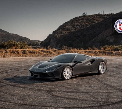 Фото дисков HRE 501 на Ferrari F8
