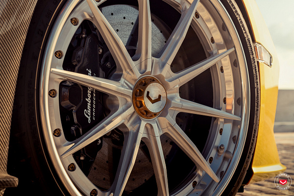Фото дисков Vossen VPS-2 (3-Piece) Глянцевый лак на Lamborghini Revuelto