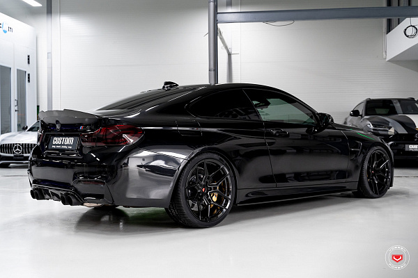 Фото дисков Vossen EVO-4 Черный глянец на BMW 4/M4 (F32/F82)