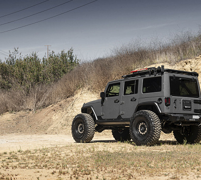 Фото дисков Black Rhino ARSENAL на Jeep Wrangler III (JK)