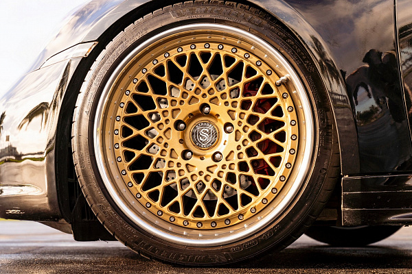 Фото дисков Strasse Wheels SC20 Track Сатиновое золото на Porsche 911 VIII