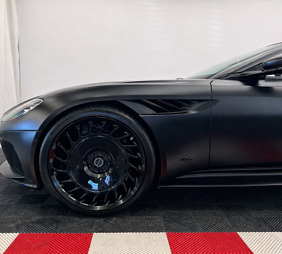 Фото дисков Brixton Forged TR09 на Aston Martin DBS 3