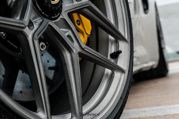 Фото дисков Anrky S1-X4 Сатиновый темный лак на Porsche 911 VIII