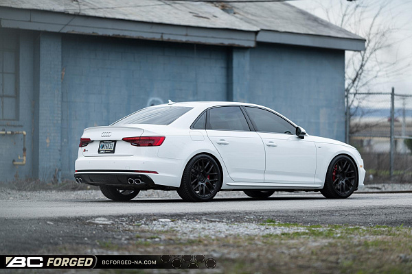 Фото дисков BC Forged RS40 Глянцевый темный лак на Audi A/S/RS 4 (B9)