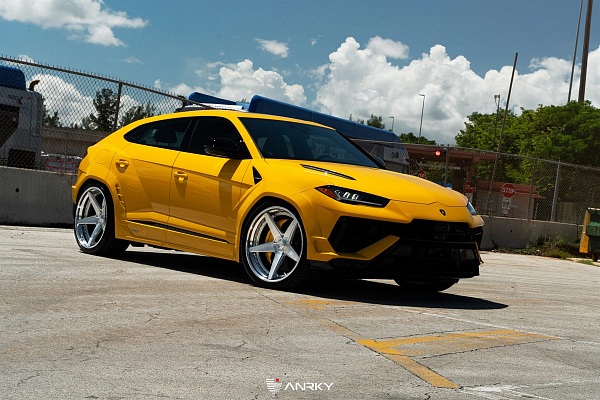 Фото дисков Anrky RS5.3 Глянцевый лак на Lamborghini Urus